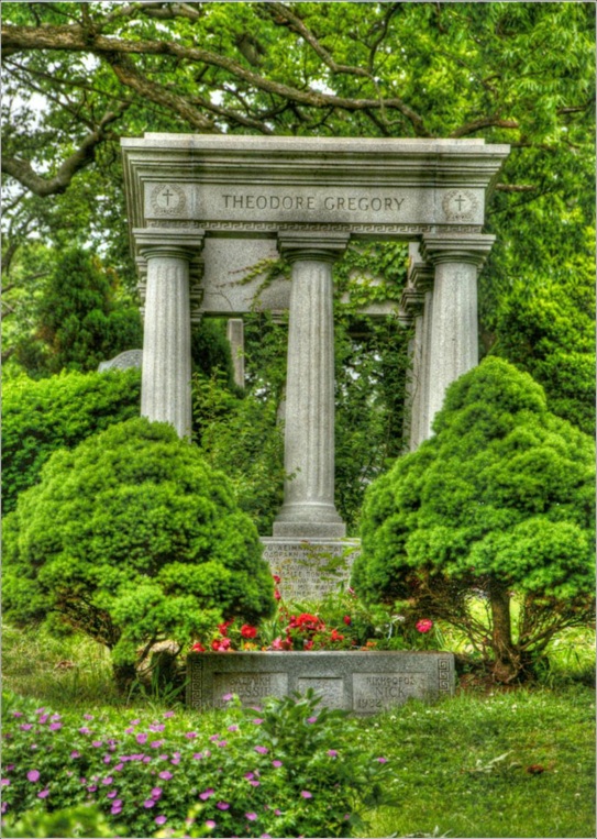 Woodland Mounument 